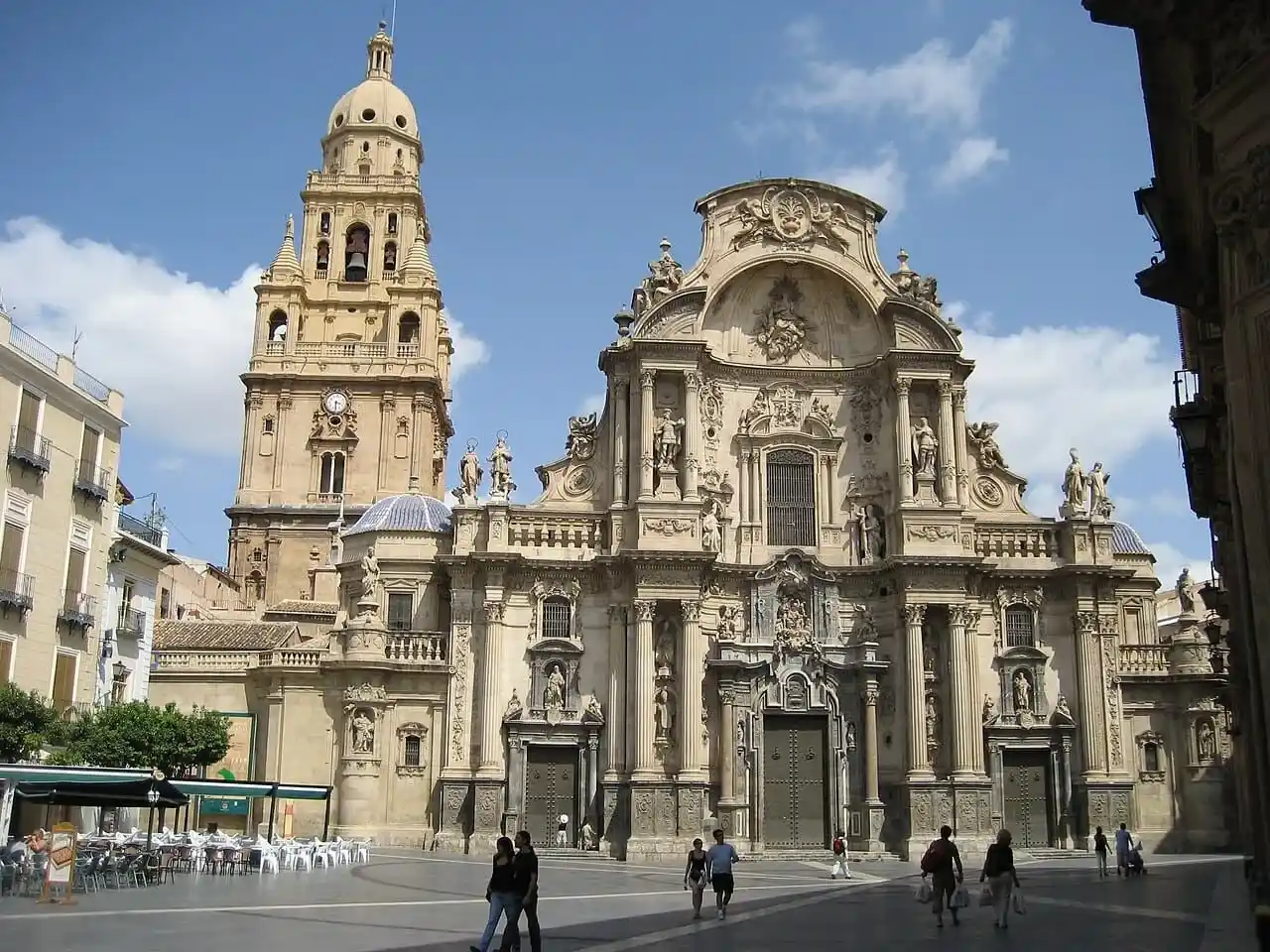 Mudanzas de Sevilla a Murcia: la central de La Seda está en Murcia